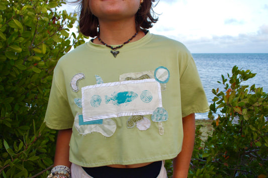 Green swirly fish tee SM